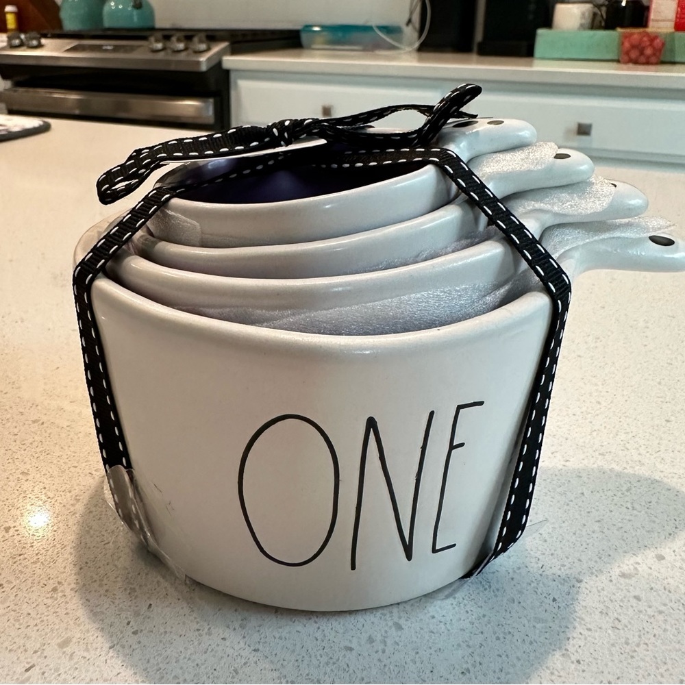 New Rae Dunn ghost measuring cups